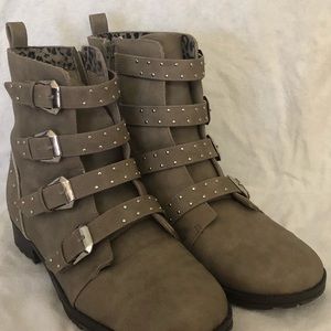 Justice Boots, Size 8